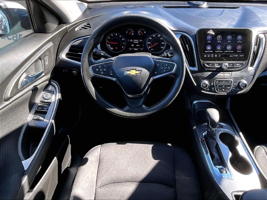 Used 2025 Gray Chevrolet LT image 17