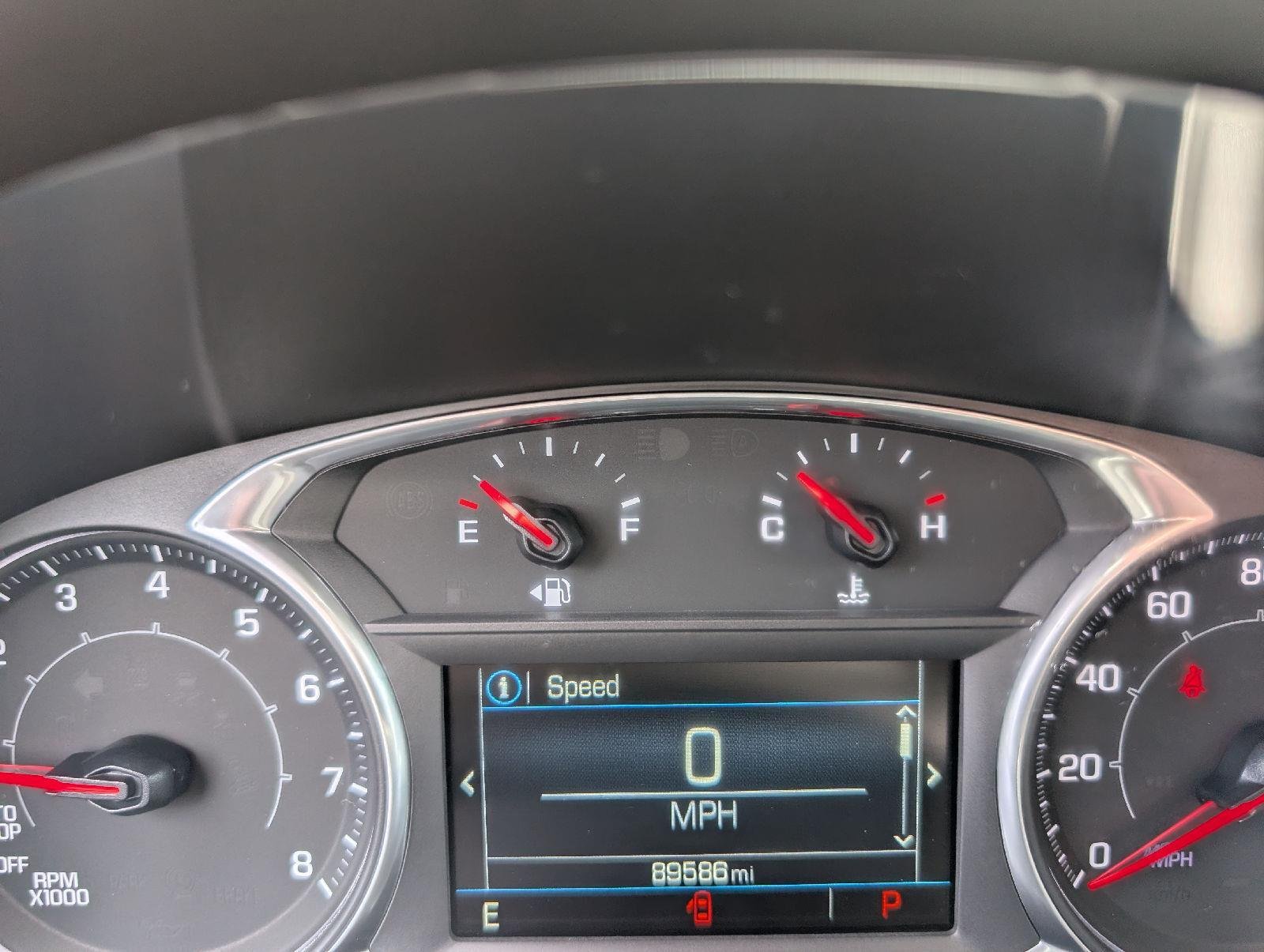 Used 2018 Graphite Gray Metallic GMC SLE image 12