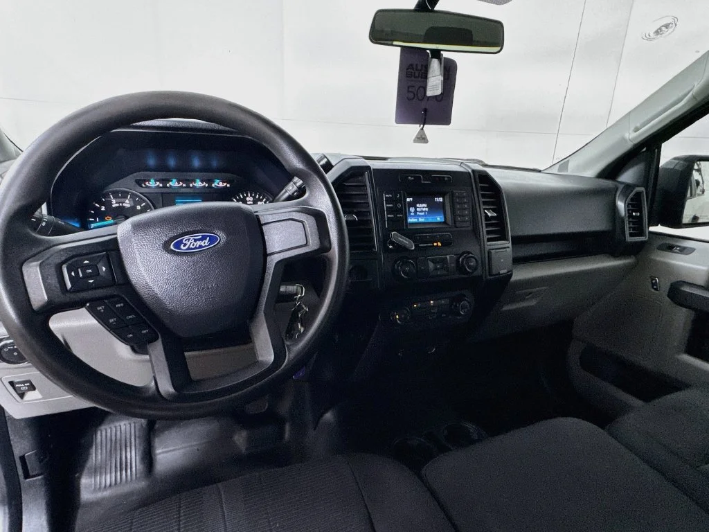 Used 2019 White Ford XL image 23