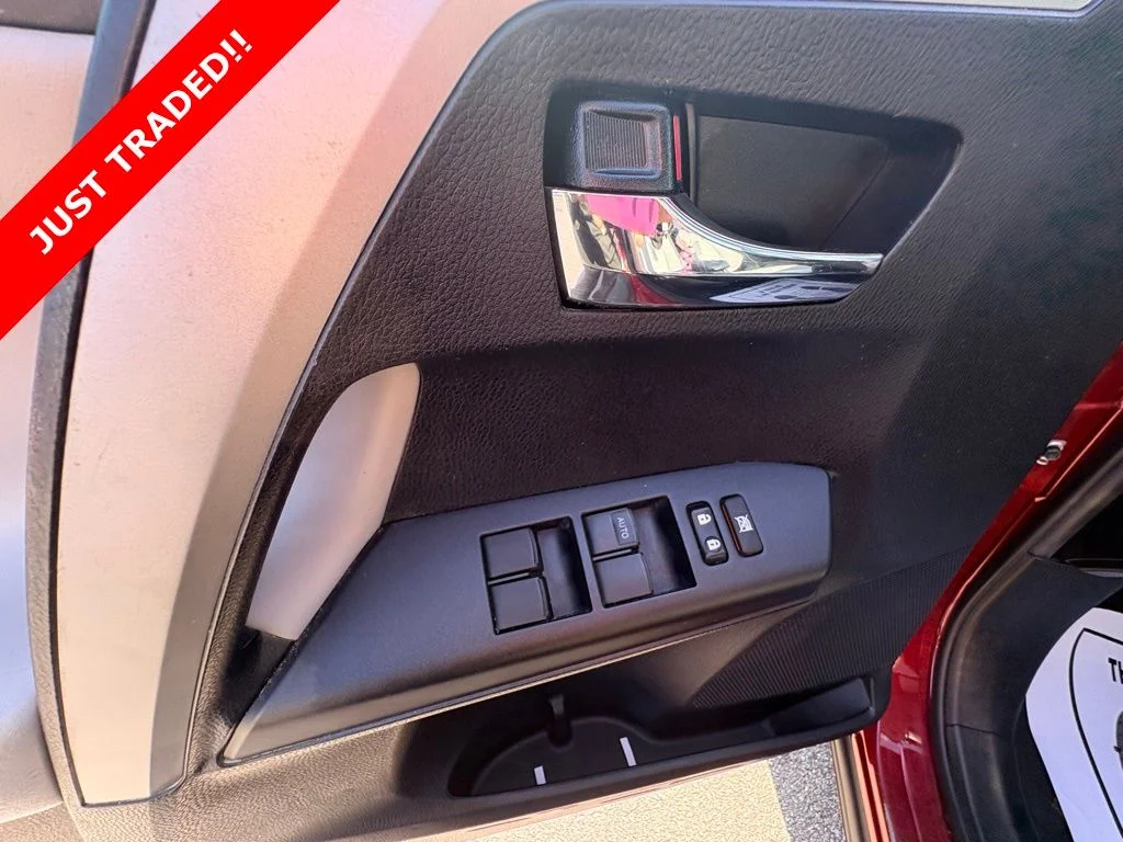 Used 2018 Red Toyota XLE image 18