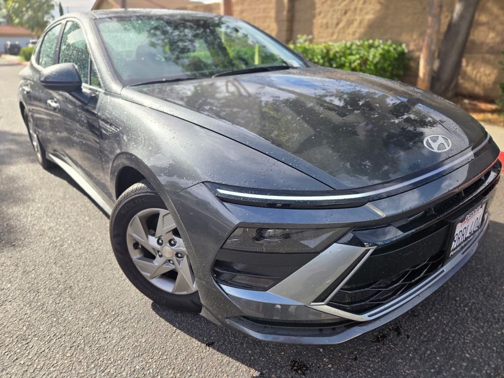 Used 2025 Gray Hyundai SE image 1