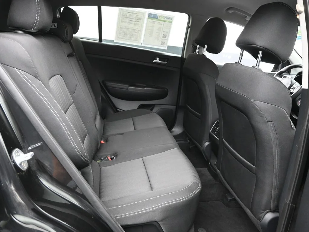 Used 2017 Red Kia LX image 10