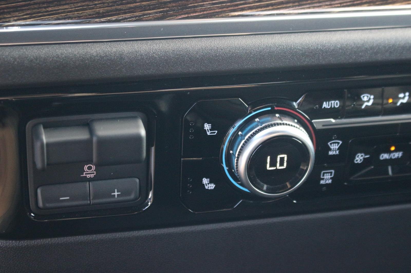 Used 2024 Summit White GMC Elevation image 26