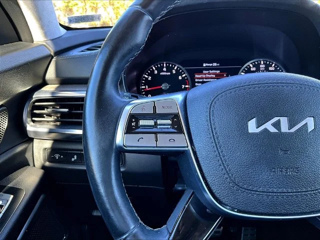 Used 2022 Black Kia SX image 13