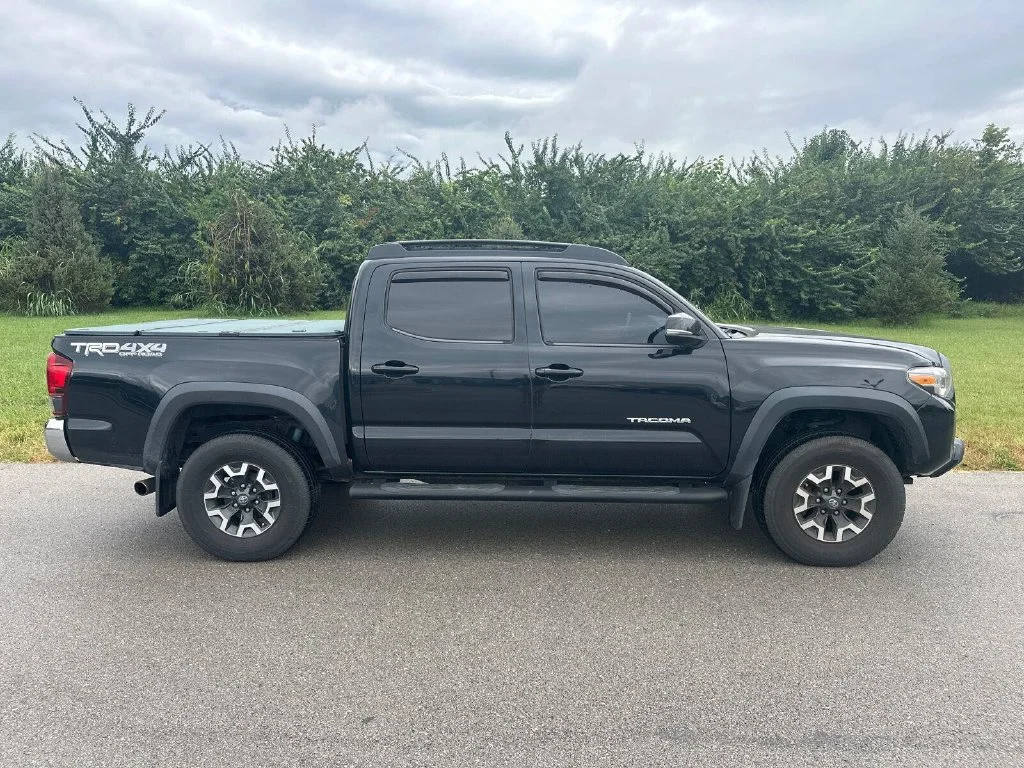 Used 2018 Black Toyota TRD Off-Road image 15