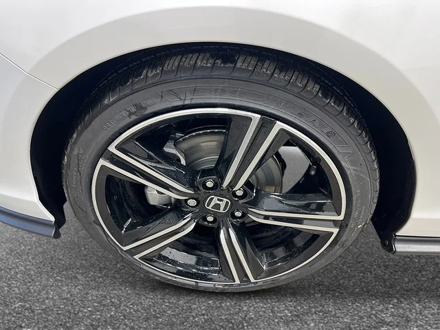 New 2026 Platinum White Pearl Honda SE image 11