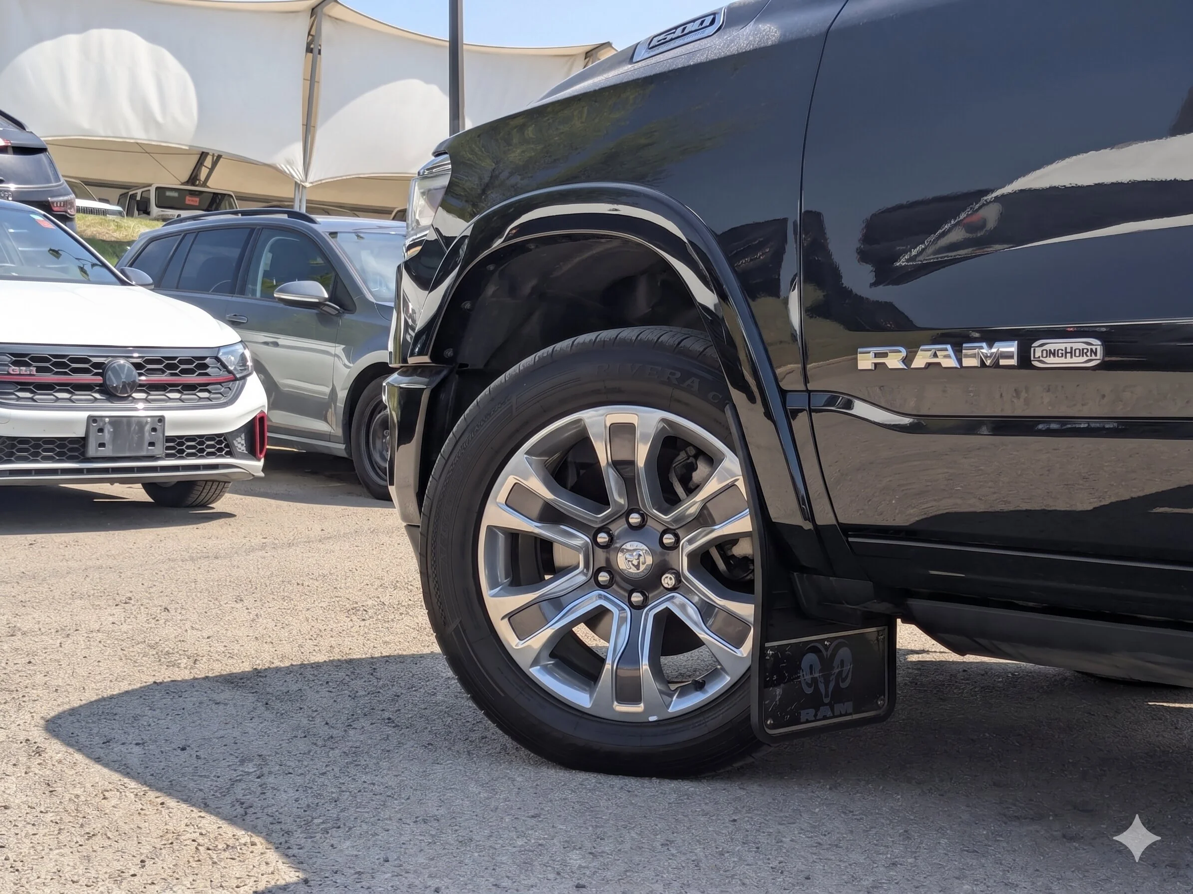 Used 2022 Black RAM Limited Longhorn - Level I - Dual Pane Sunroof - Leather - Harman/Kardon Audio - Advanced Safety & M image 9