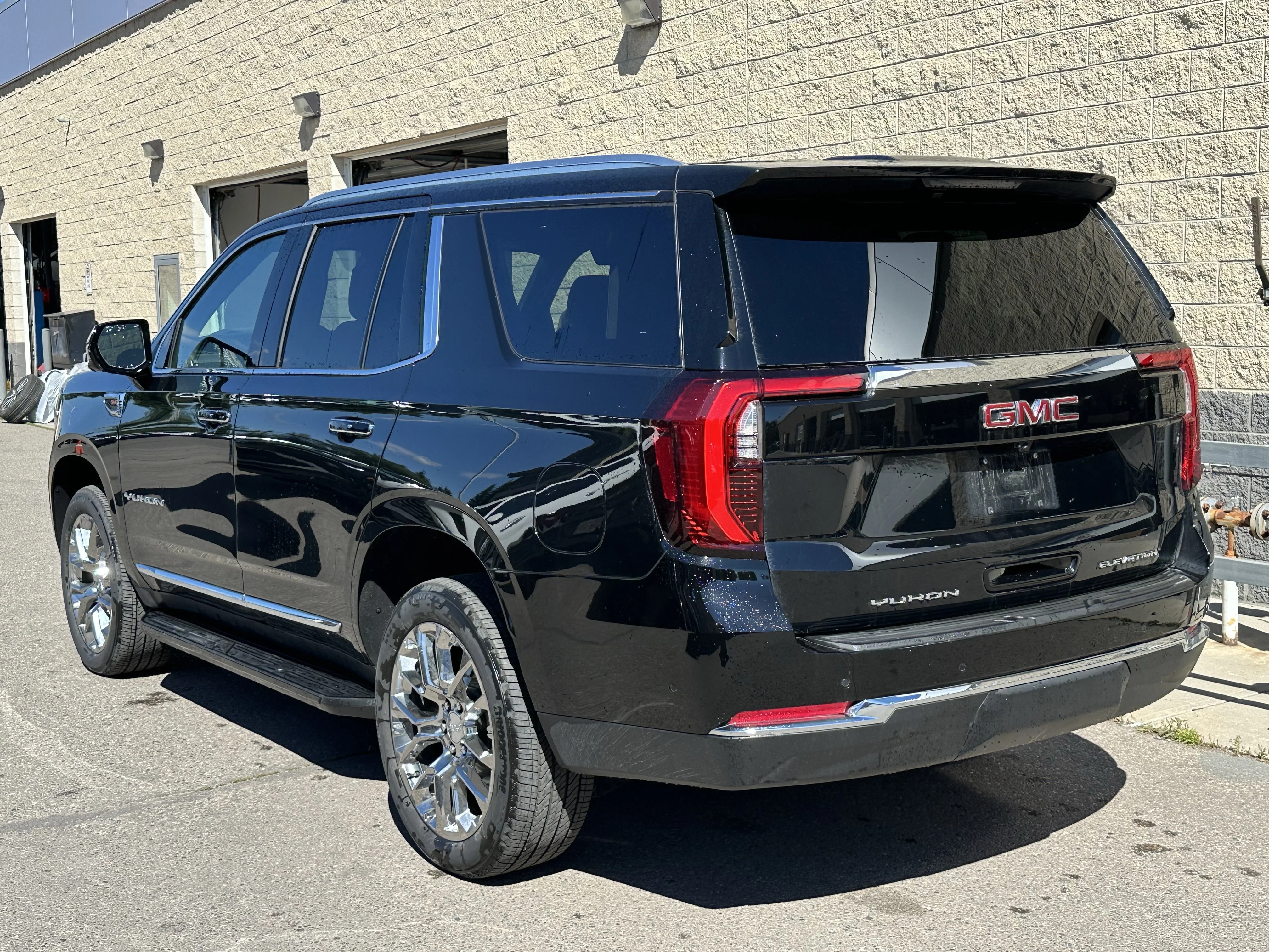 New 2026 Onyx Black GMC Elevation image 4