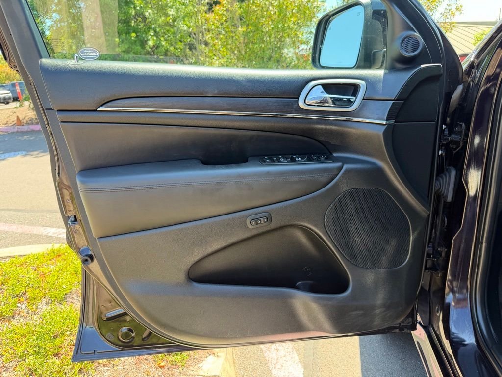 Used 2018 Sangria Metallic Clearcoat Jeep Overland image 23