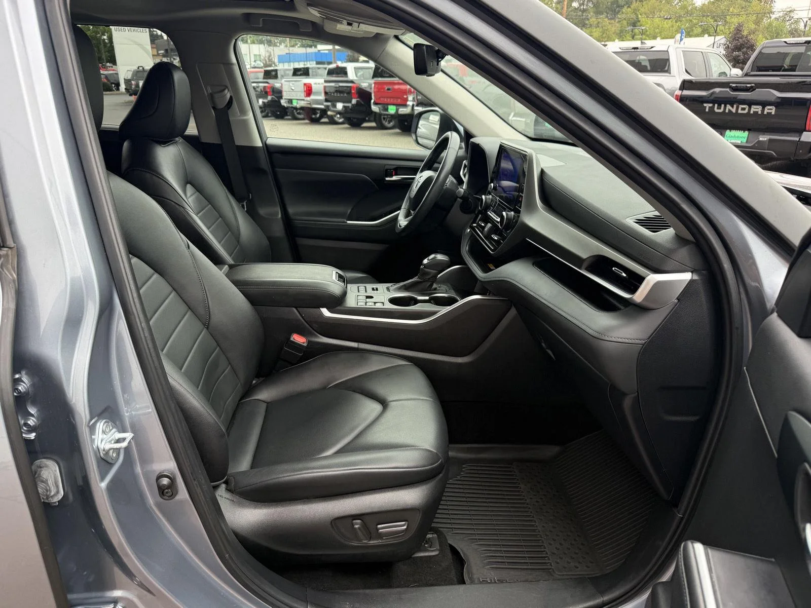 Used 2024 Moon Dust Toyota XLE image 21