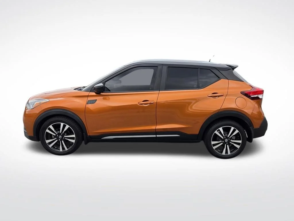 Used 2020 Orange Nissan SR image 6