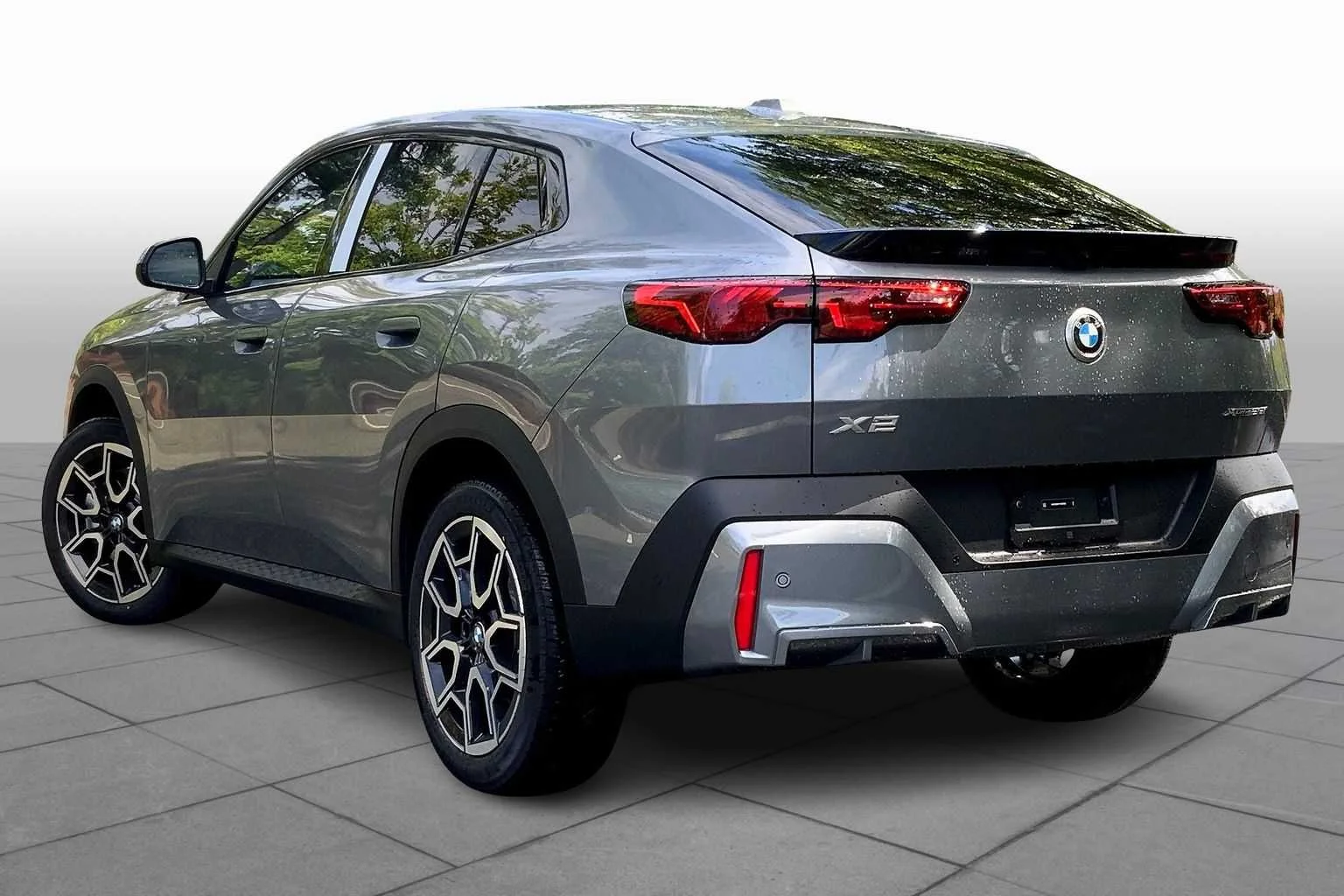 Used 2026 Skyscraper Grey Metallic BMW xDrive28i image 12