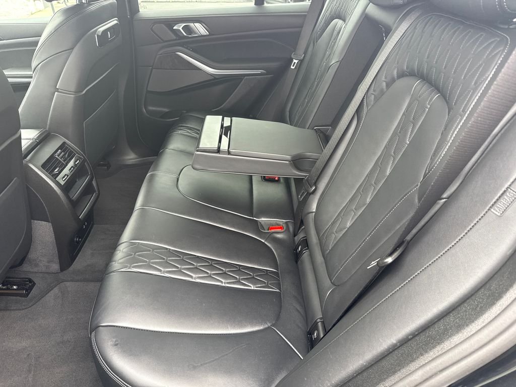 Used 2026 Black BMW xDrive40i image 18