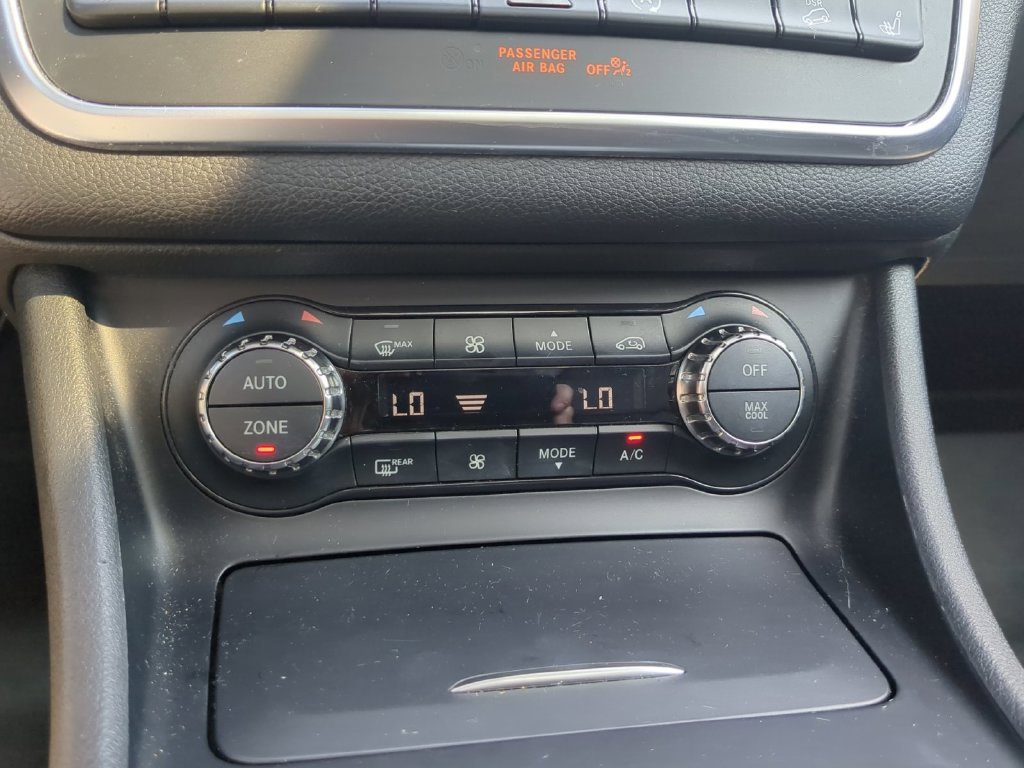 Used 2017  Mercedes-Benz GLA 250 image 27