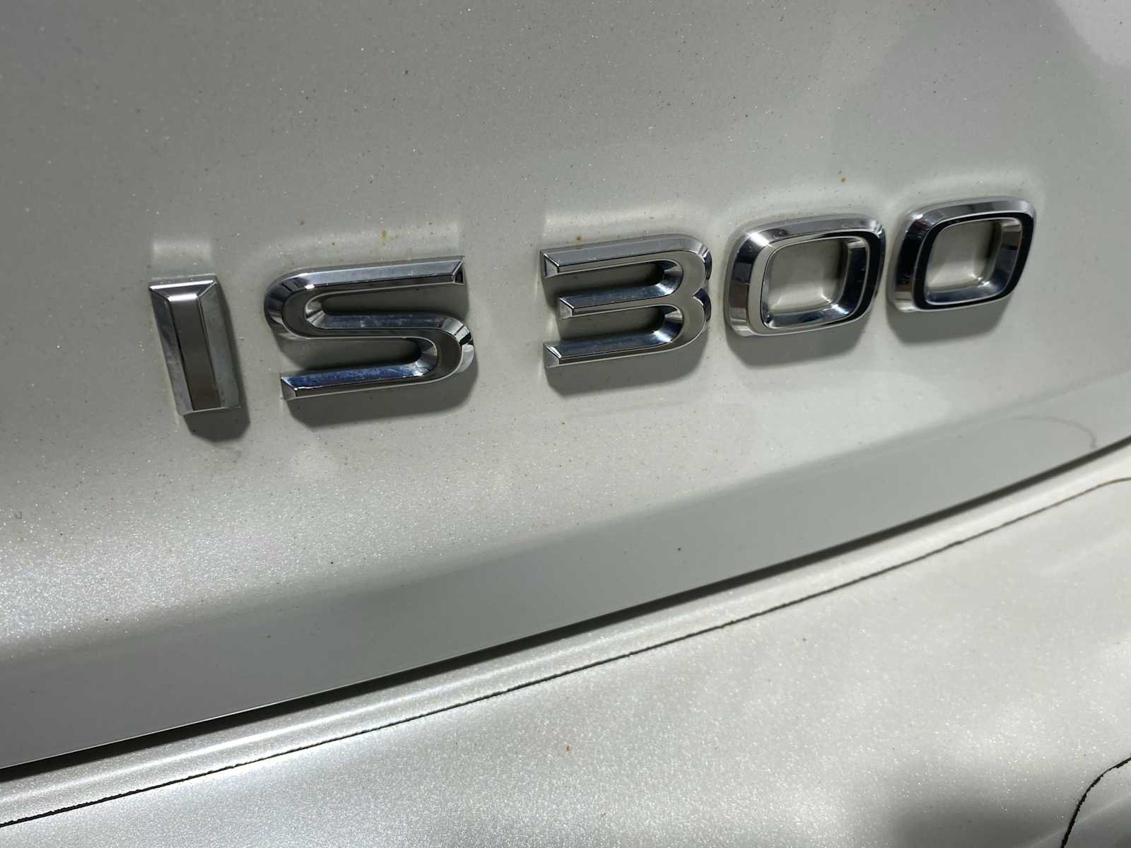 Used 2016 Eminent White Pearl Lexus  image 7