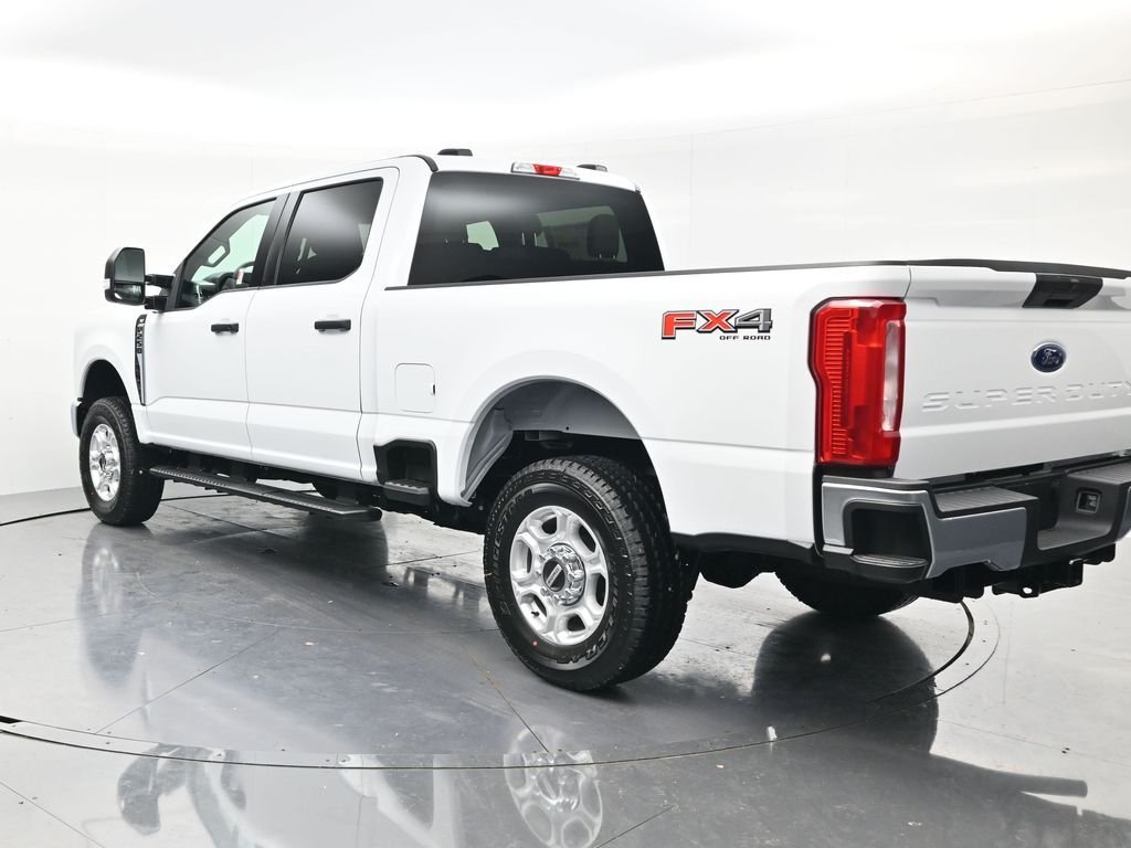 New 2026 Oxford White Ford F-250® XLT image 7
