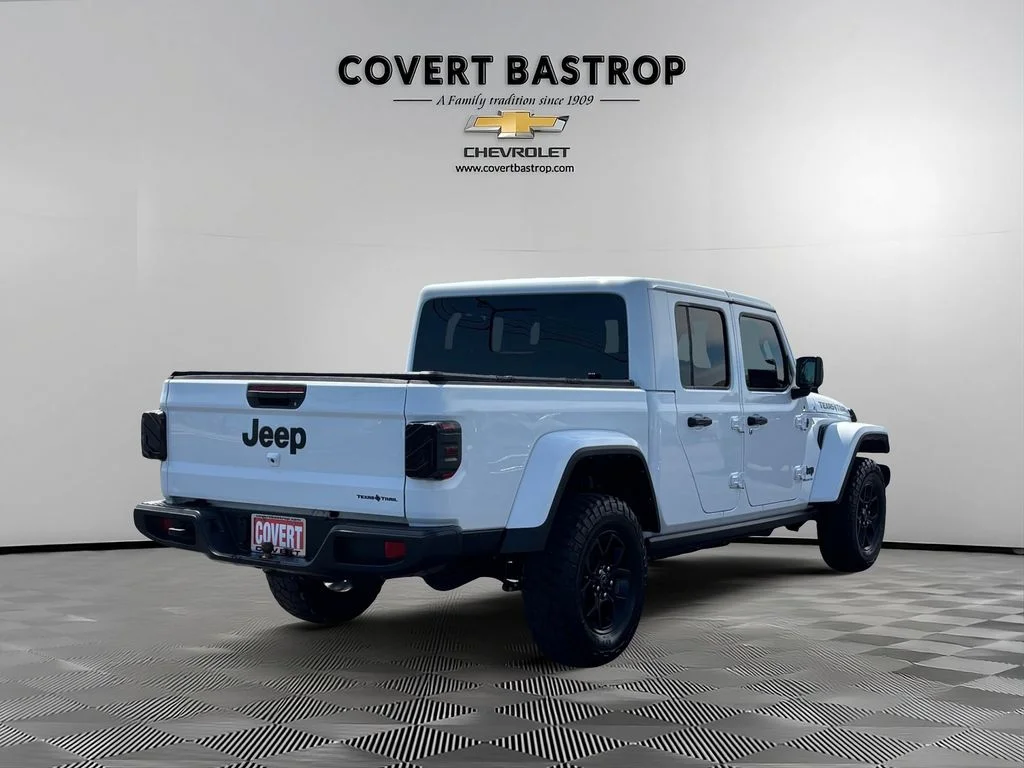 Used 2024 White Jeep Texas Trail image 6