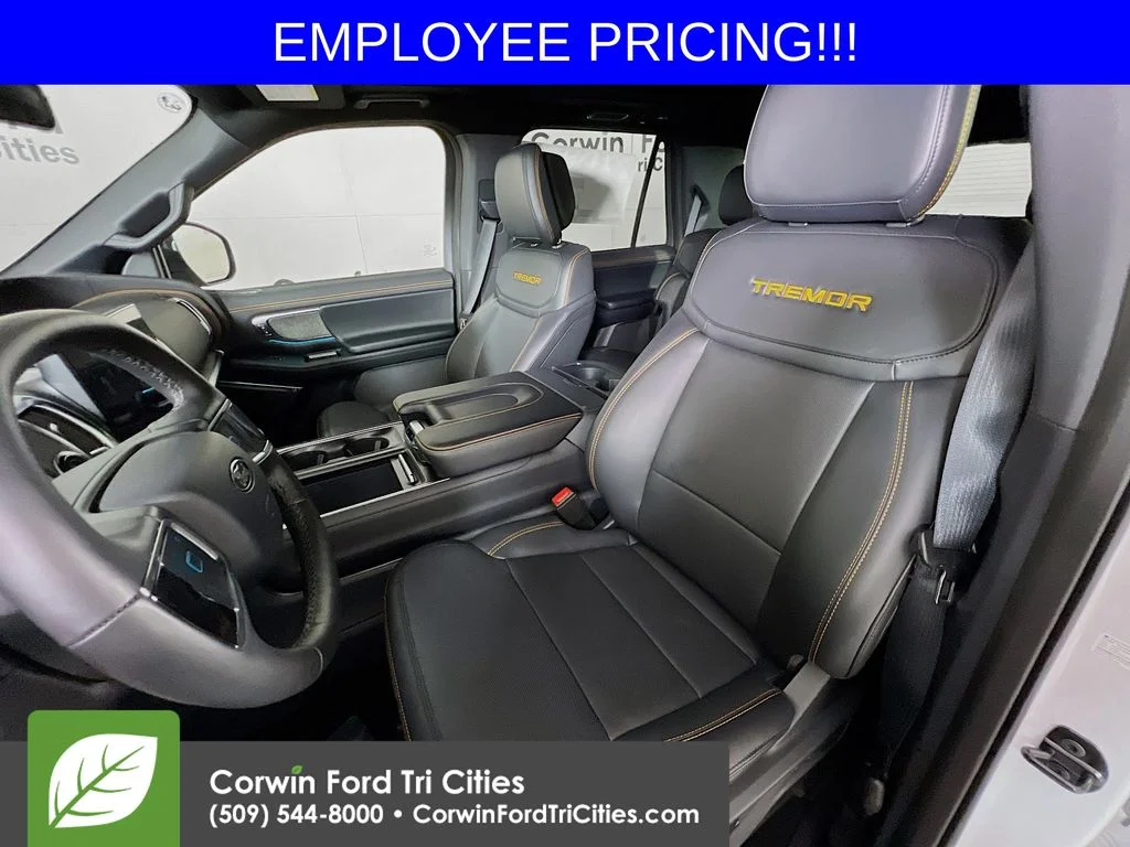 New 2026 Oxford White Ford Tremor image 26
