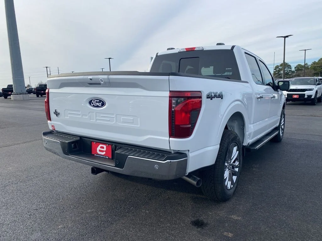 New 2026 Oxford White Ford XLT image 8