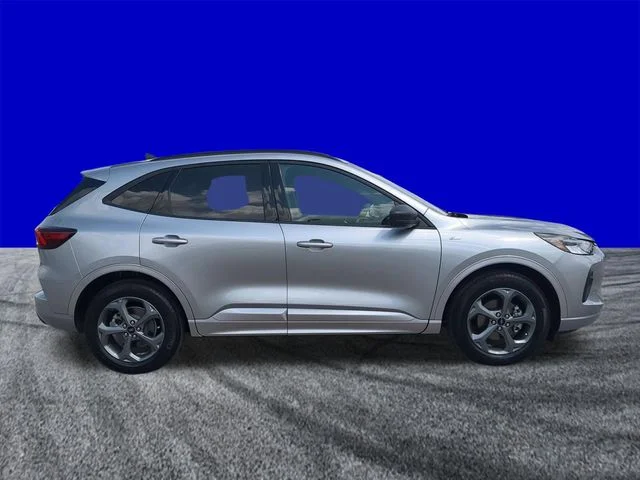 Used 2023 Silver Ford ST-Line image 3