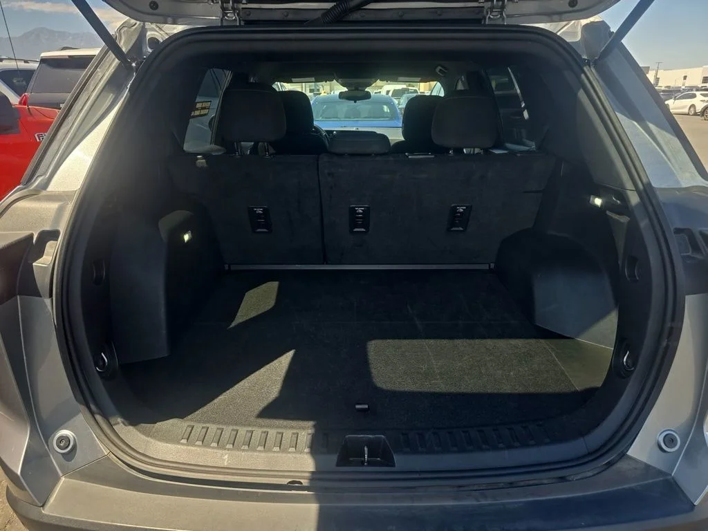 Used 2025 Gray Chevrolet LT image 9