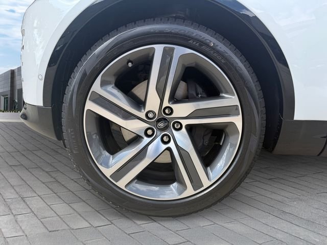 New 2026 Fuji White Land Rover Gemini Edition image 9