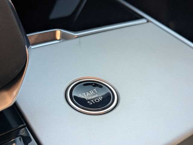 New 2026 Fuji White Land Rover SE image 26