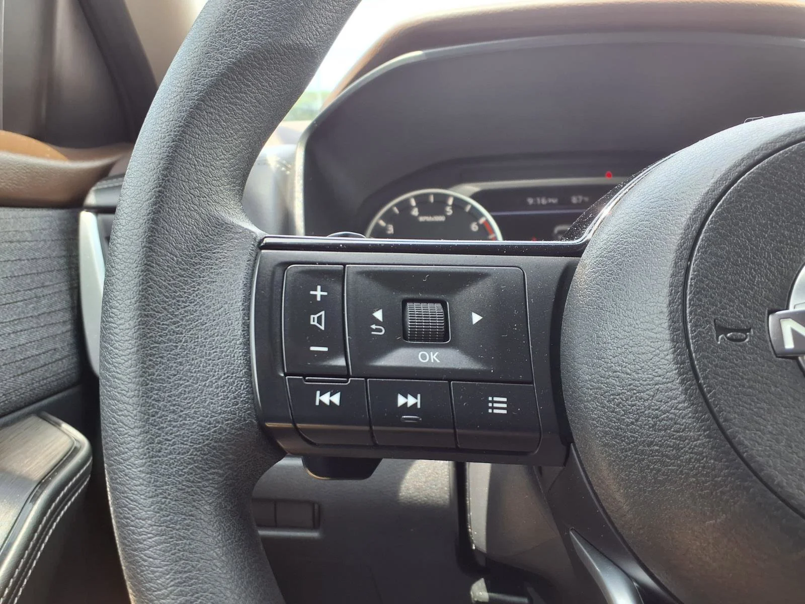 Used 2023 Gun Metallic Nissan SV image 10