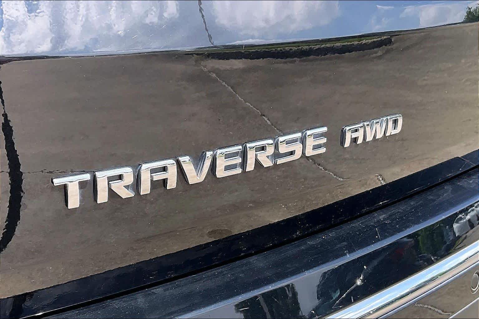 Used 2018 Mosaic Black Metallic Chevrolet High Country image 29