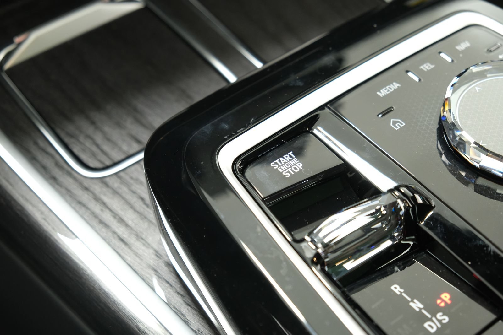 New 2026 Dravit Grey Metallic BMW 760i xDrive image 21