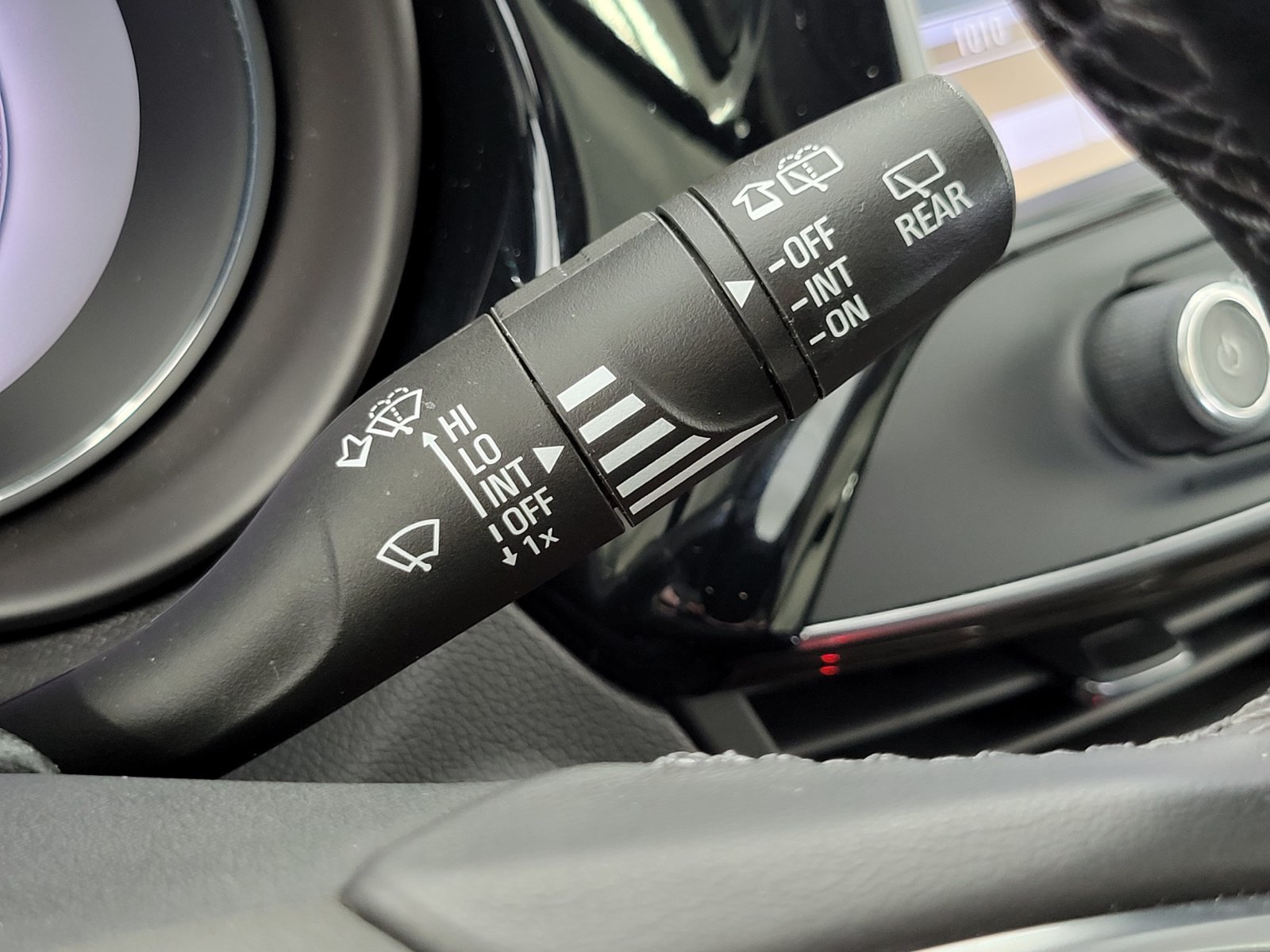 Used 2020 Blue Buick Essence image 20