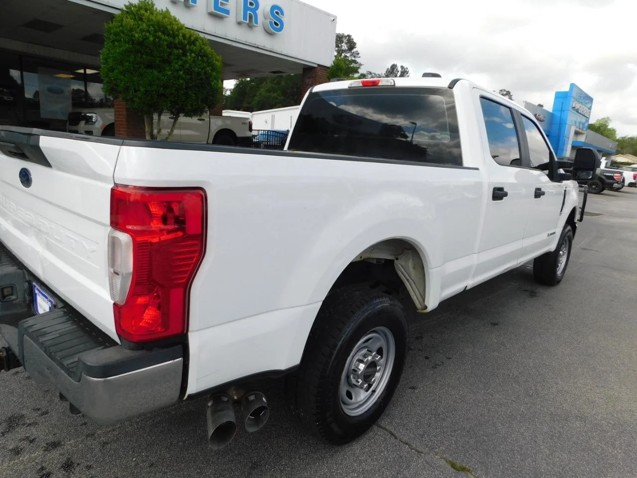 Used 2022 White Ford XL 4WD Crew Cab 6.75 ft Box image 9