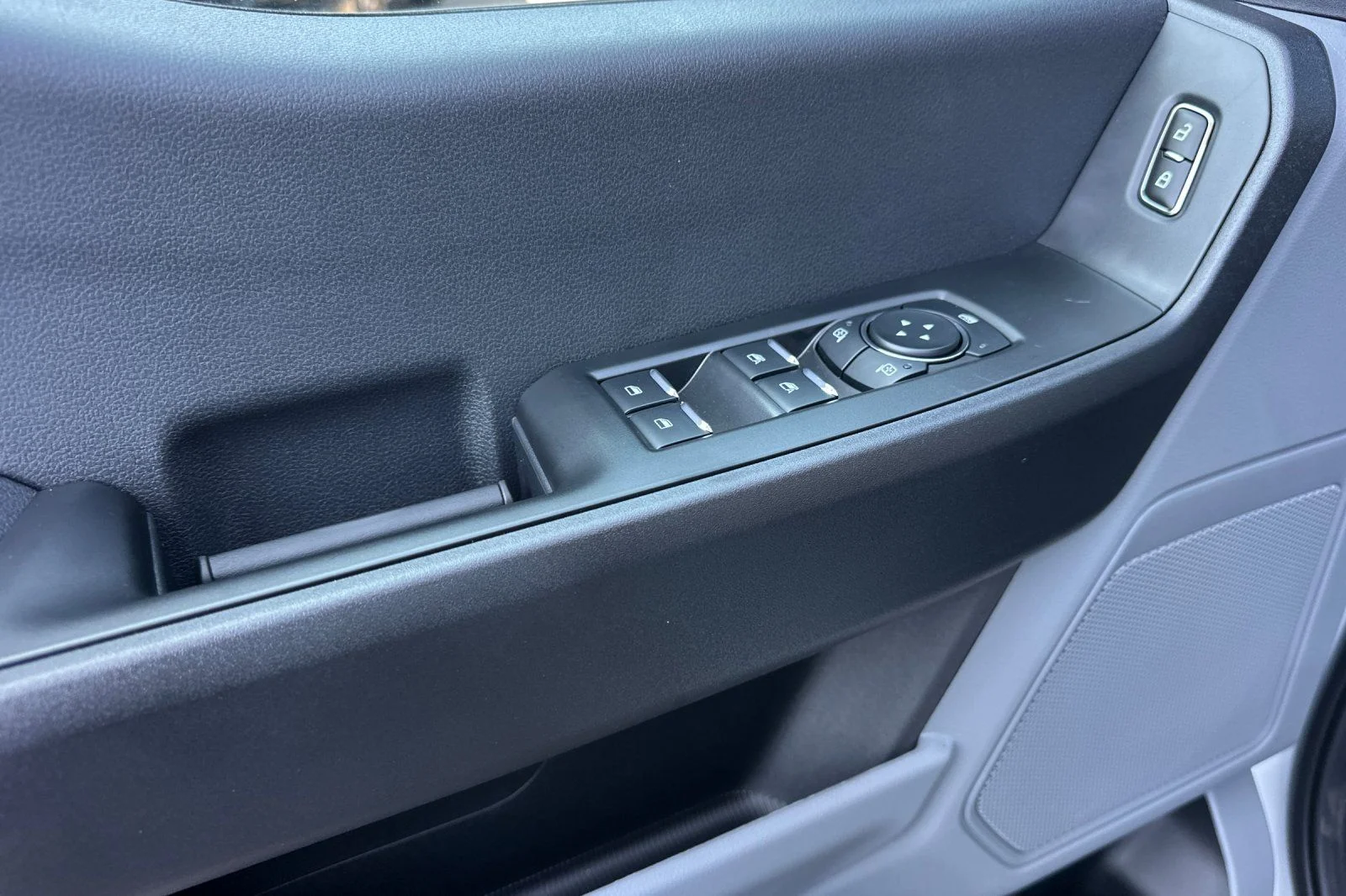 New 2026 Oxford White Ford F-250® XL image 10