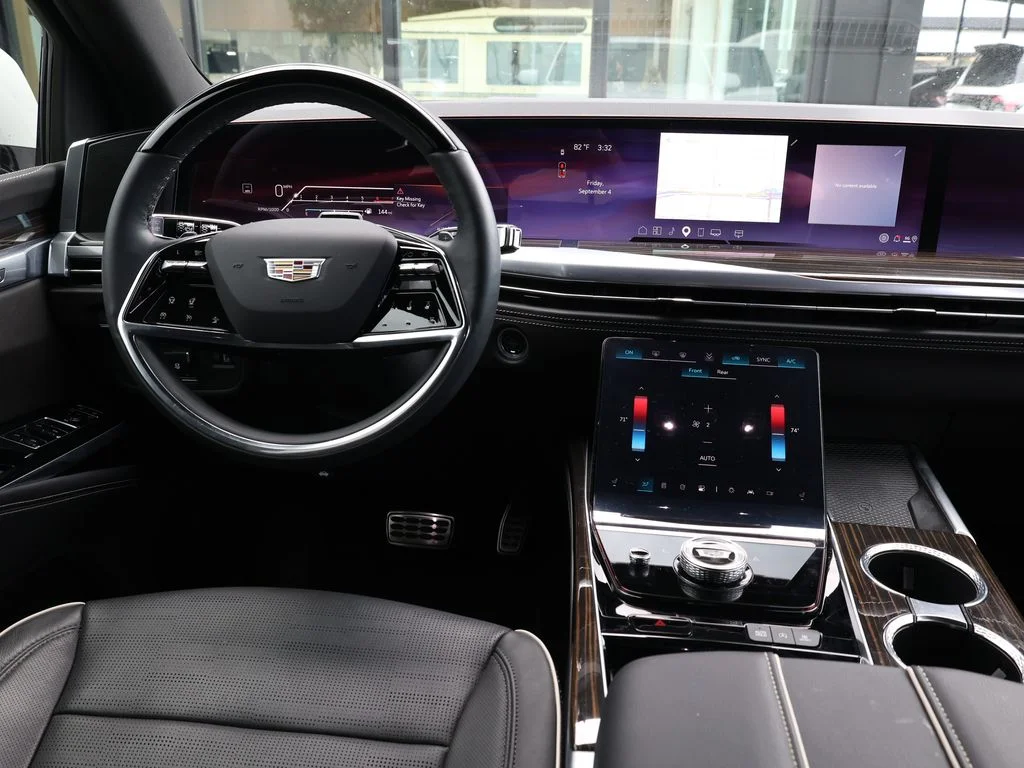 Used 2025 White Cadillac Premium image 28