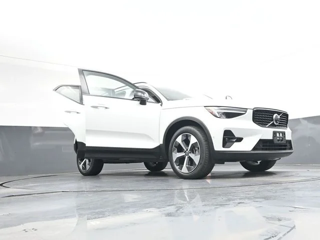 Used 2023  Volvo Ultimate image 41
