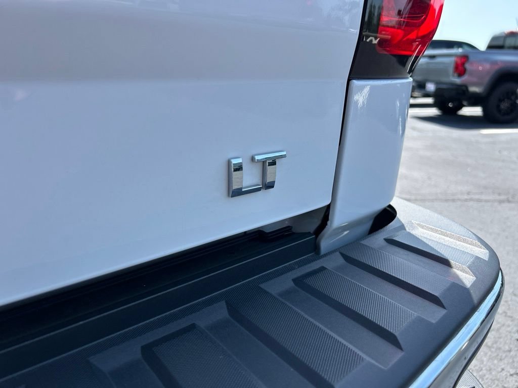 Used 2018 SUMMIT WHITE Chevrolet LT image 12