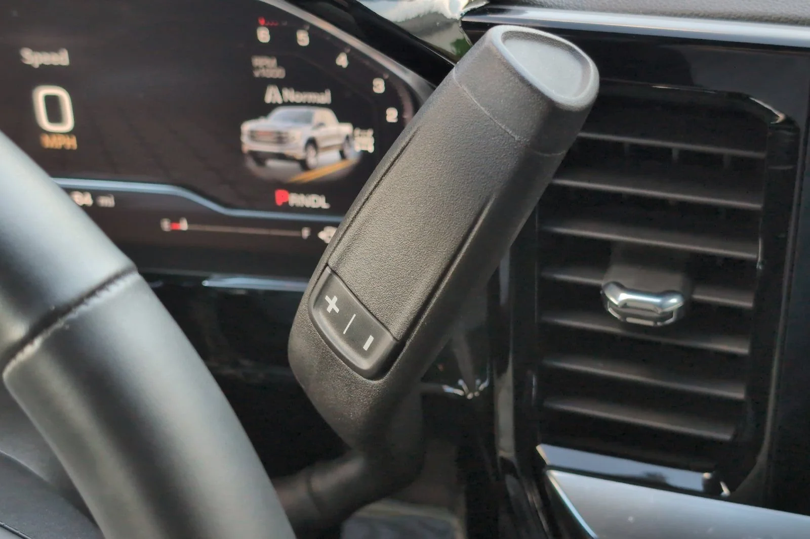 Used 2024 Onyx Black GMC Elevation image 22