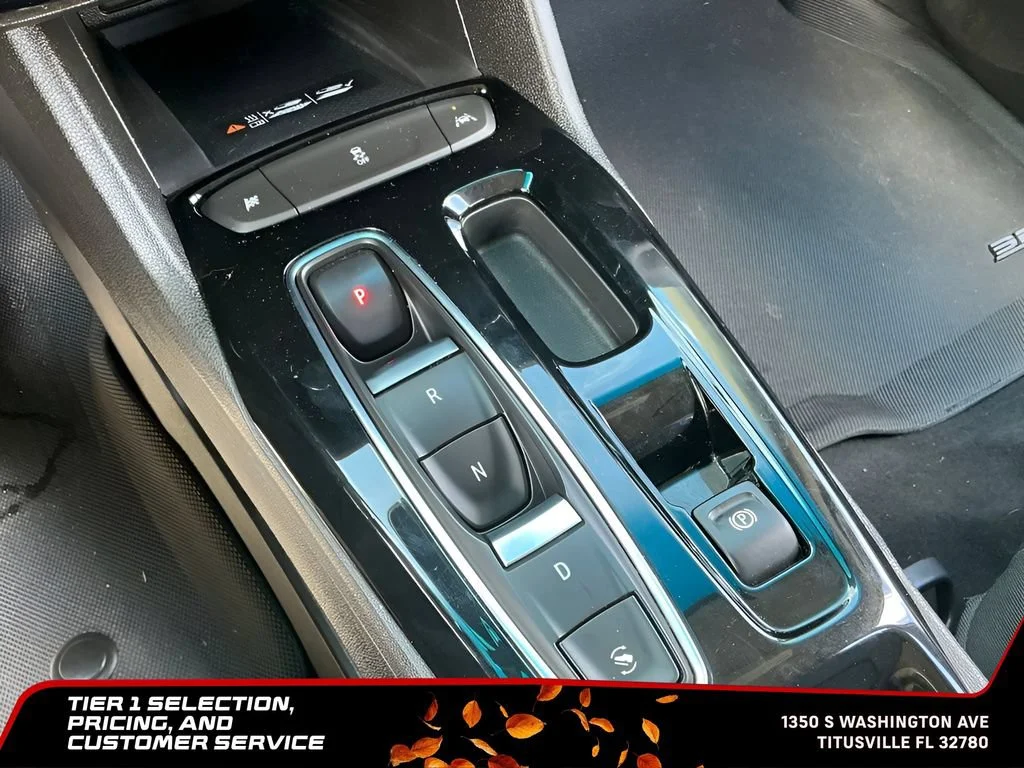 Used 2022 MOSAIC BLACK METALLIC Chevrolet 2LT image 27