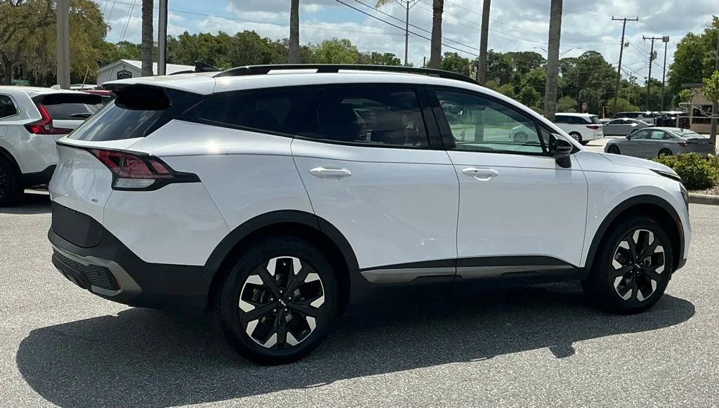 Used 2023 White Kia X-Line image 8