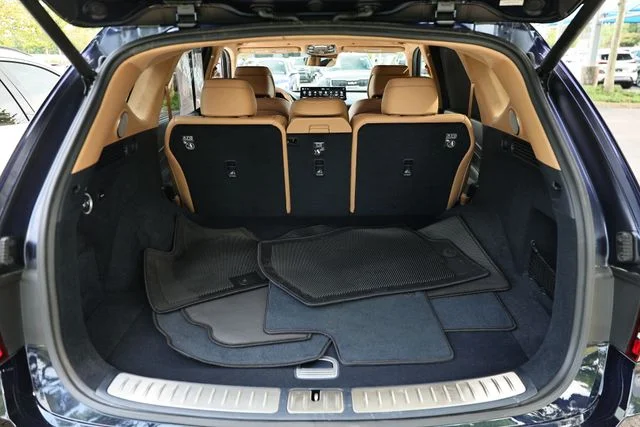 Used 2024 Capri Blue Genesis 3.5T image 32