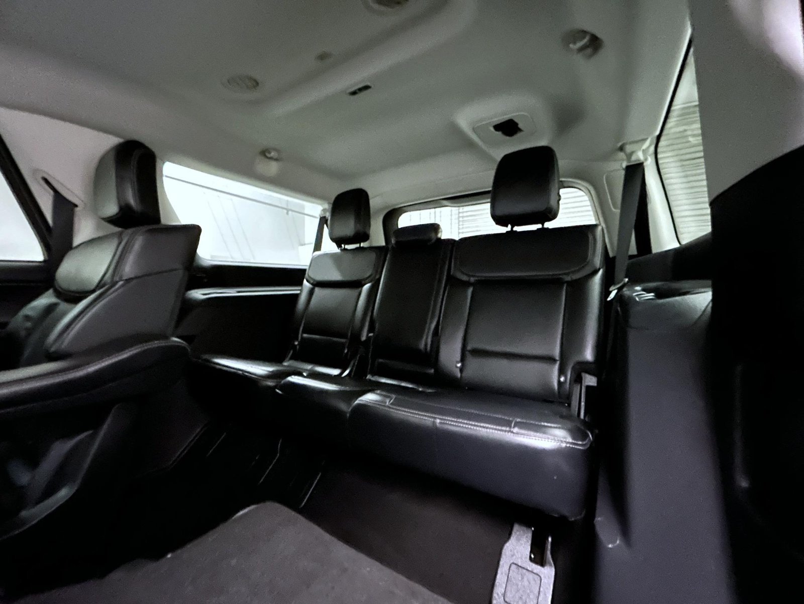 Used 2025 White Ford Platinum image 23