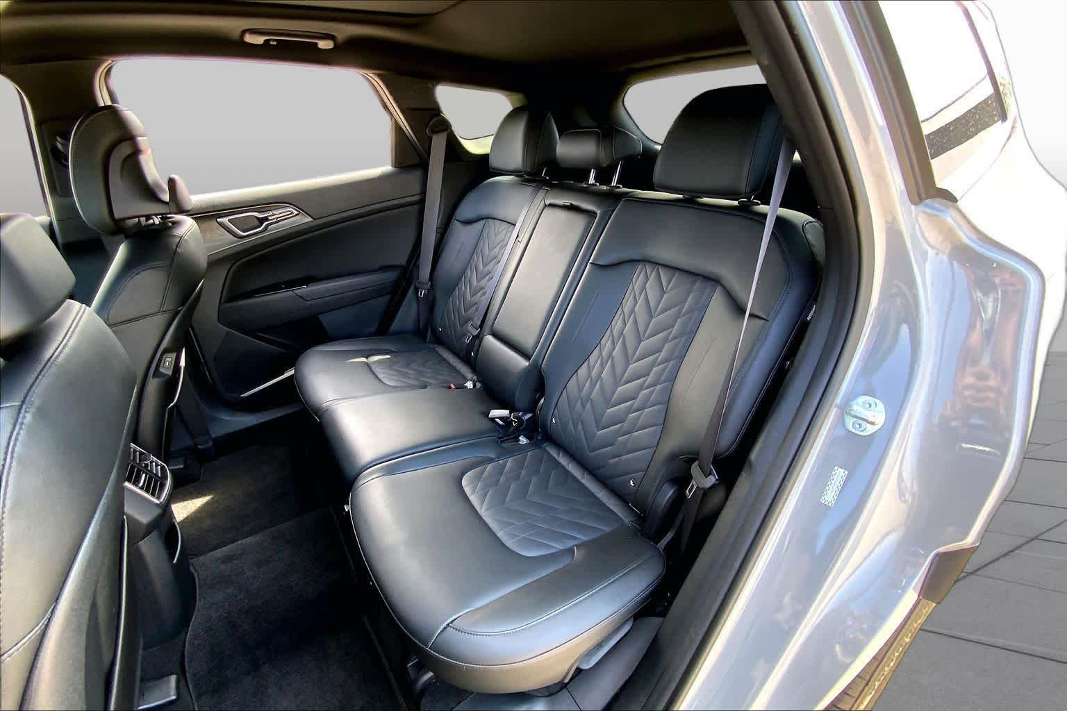Used 2025 Wolf Gray Kia X-Line image 20