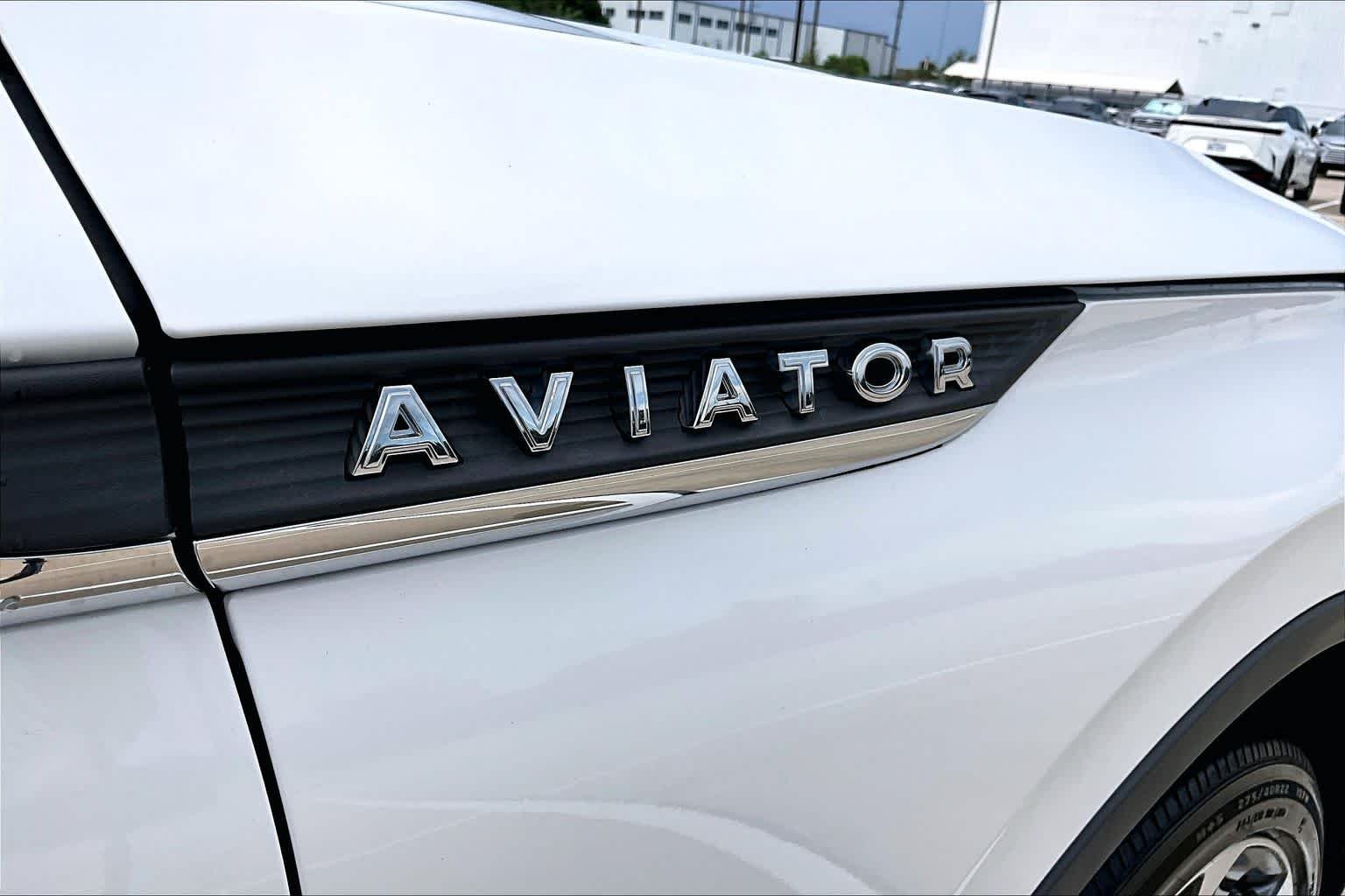 Used 2020 Pristine White Metallic Tri-Coat Lincoln Reserve image 10