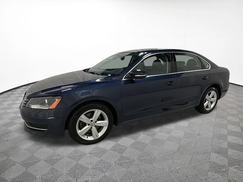 Used 2012 Volkswagen Passat SE with VIN 1VWBP7A3XCC052919 for sale in Eau Claire, WI