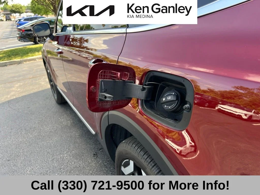 Used 2024 Red Kia S image 50