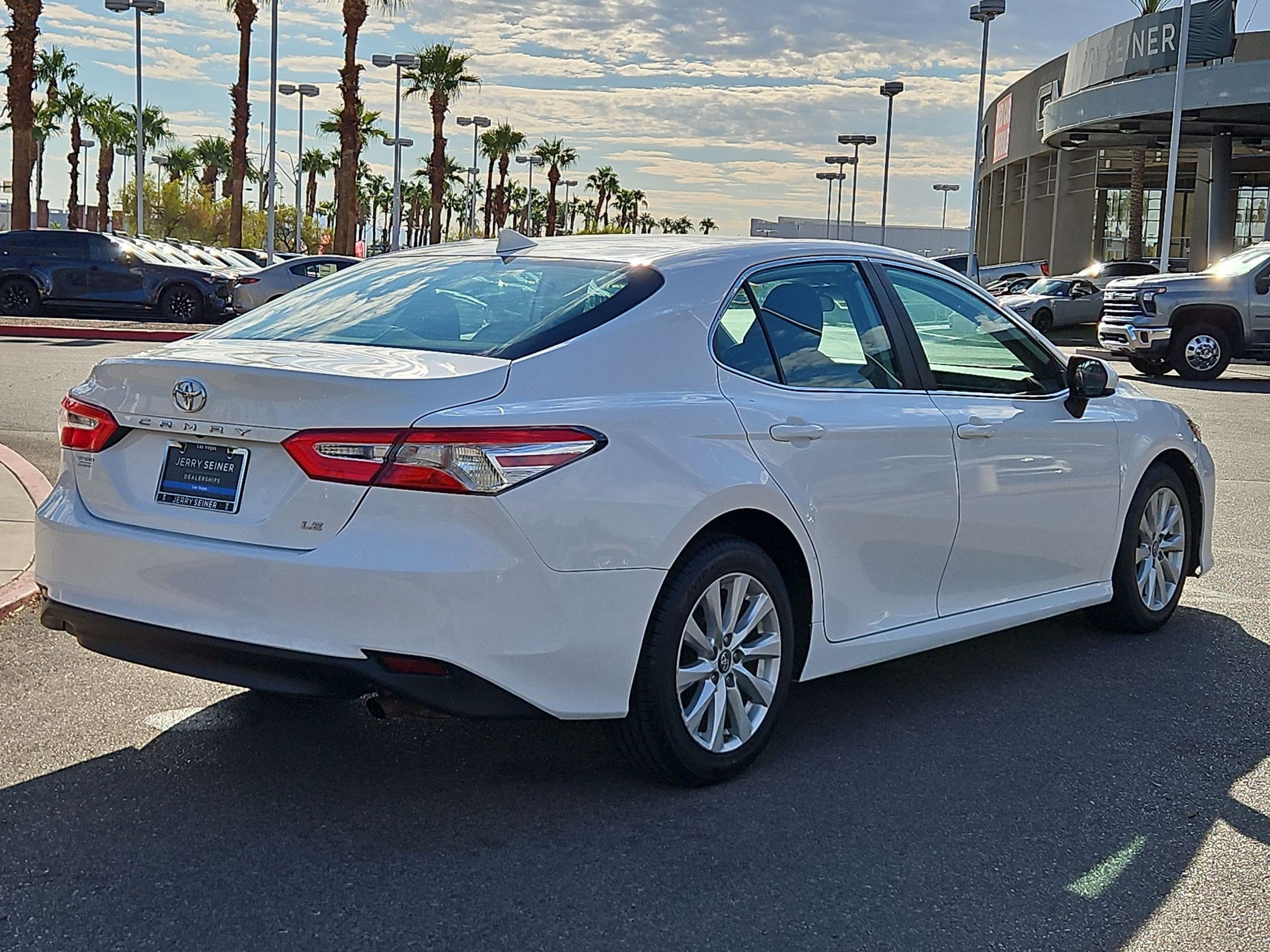 Used 2019 White Toyota LE image 5