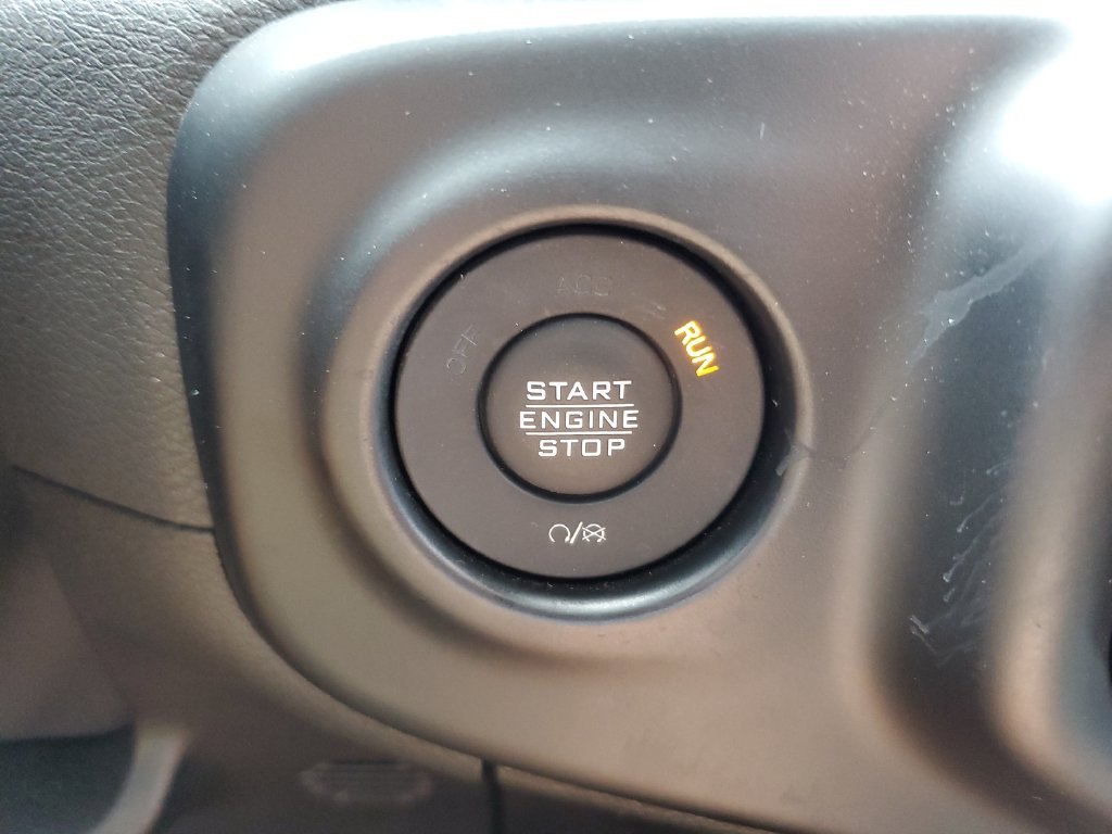 Used 2022 Gray Jeep Overland image 35