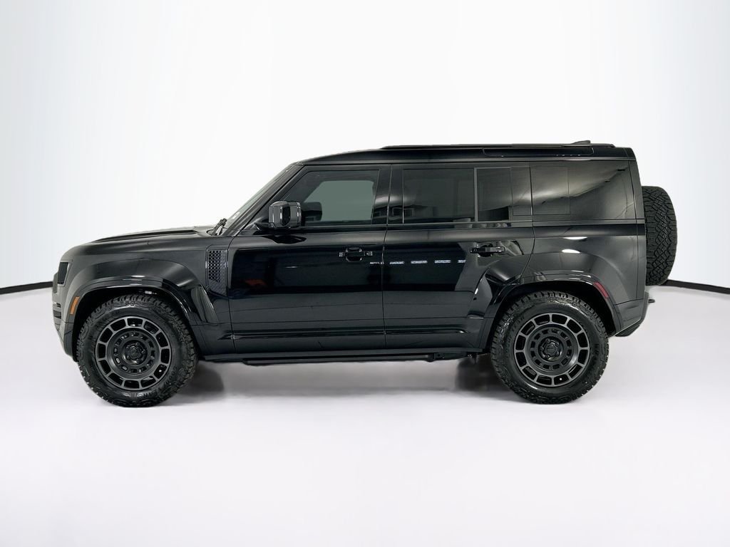 New 2026 Narvik Black Land Rover OCTA image 8