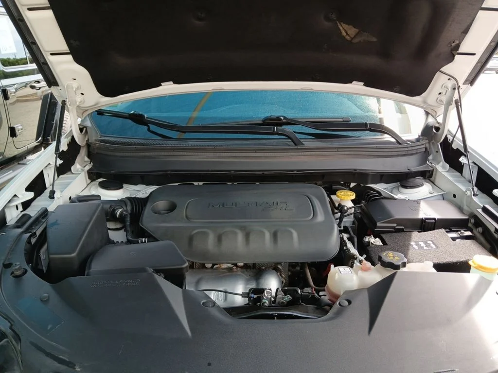 Used 2021 White Jeep Latitude image 20