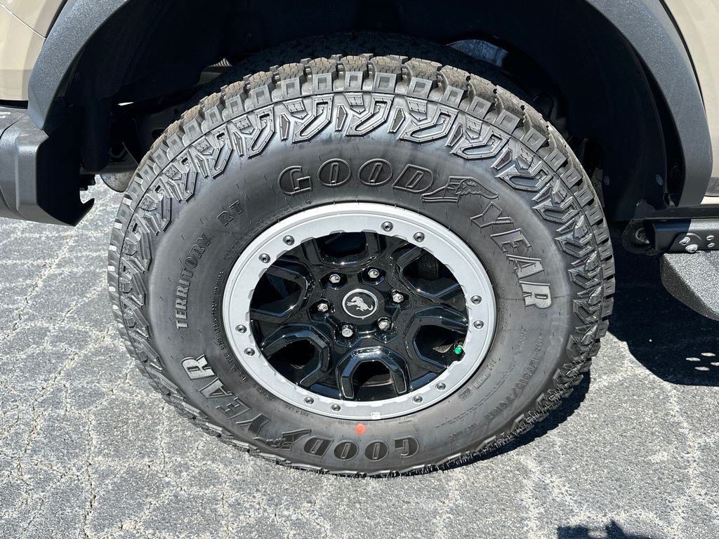 New 2025 Gray Ford Badlands image 17